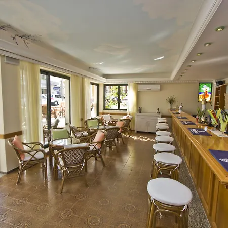 Nafsika Hotel 2*